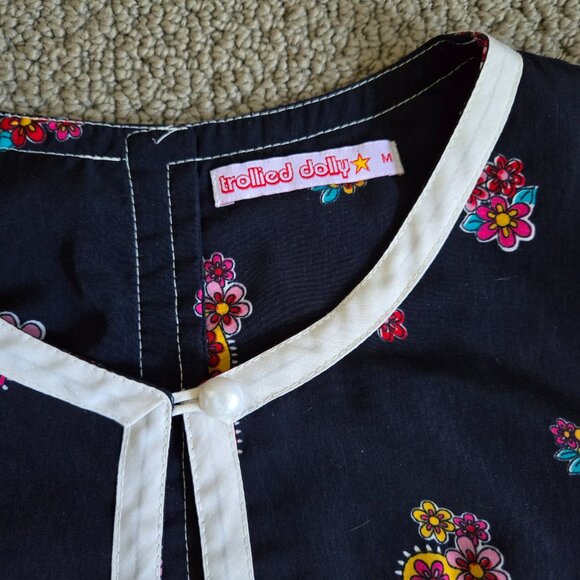 Cute Black Pin-up Wiggle Floral Dress Keyhole, Trollied Dolly, Size M - Picture 6 of 15